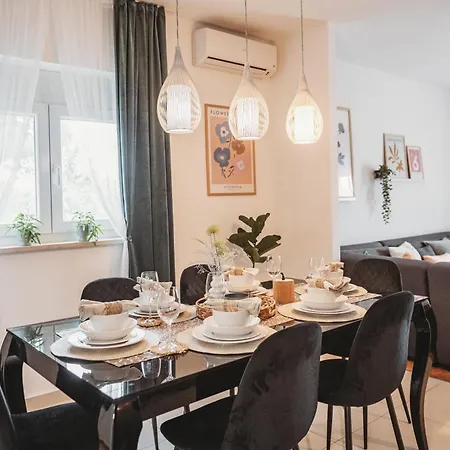 Apartman Lumary *